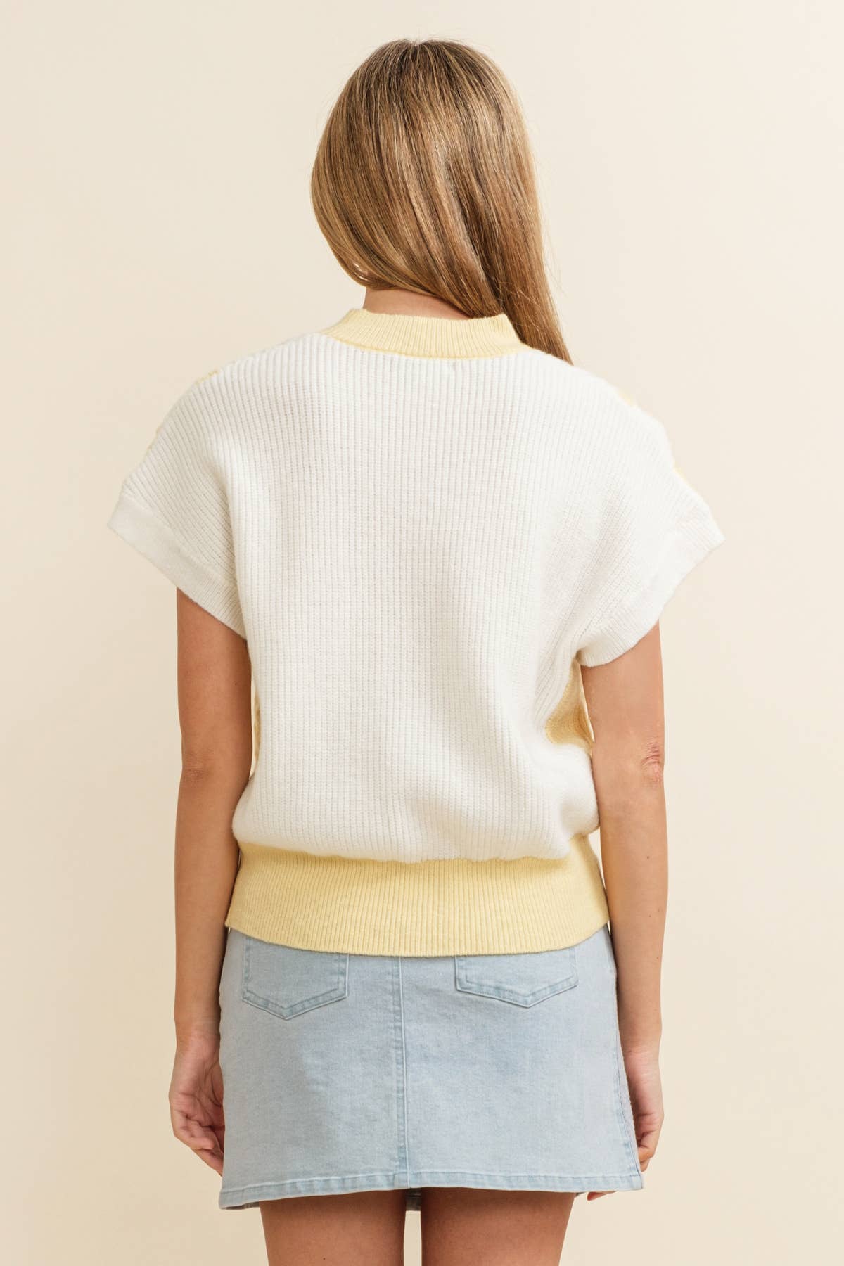 CSW13652 - CABLE KNIT SWEATER VEST: Ivory / L